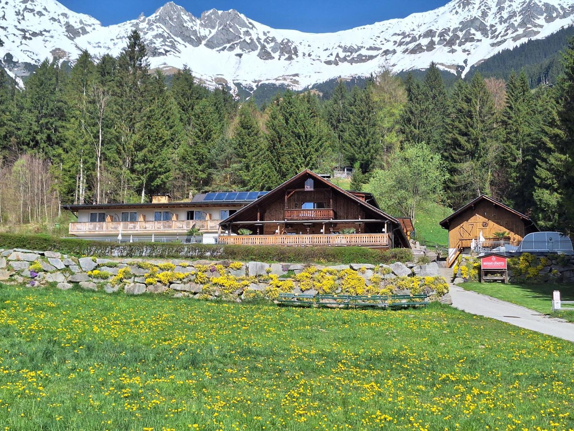Sweet Cherry - Boutique & Guesthouse Tyrol Инсбрук Экстерьер фото